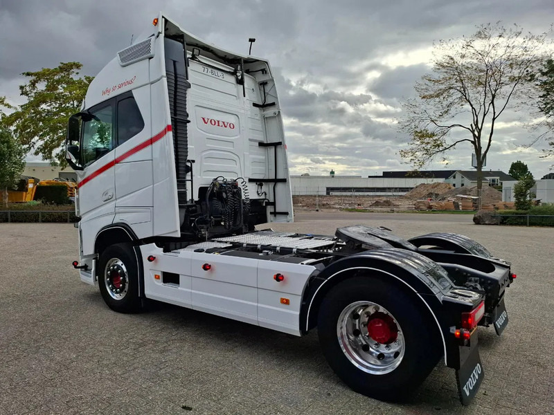 Volvo FH4-460 / CLEAN NL TRUCK / VEB+ / ADR / ACC / LWDS / DAS / DOUBLE TANK / LEATHER / FRIDGE / ALCOA / EURO-6 / 2016 - رأس تريلا: صورة 3 Volvo FH4-460 / CLEAN NL TRUCK / VEB+ / ADR / ACC / LWDS / DAS / DOUBLE TANK / LEATHER / FRIDGE / ALCOA / EURO-6 / 2016 - رأس تريلا: صورة 3