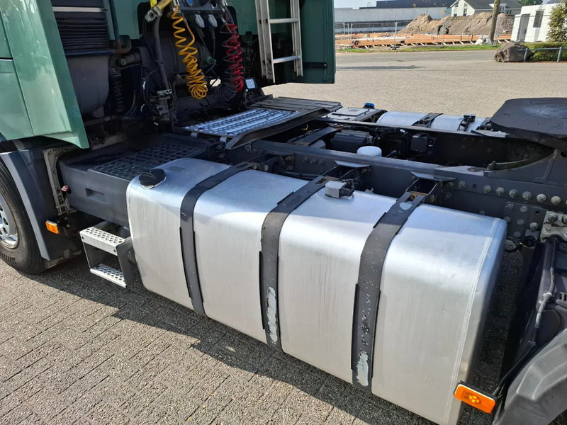 رأس تريلا Volvo FH4-460 / VEB+ / DOUBLE TANK / FRIDGE / AIRCO / AUTOMATIC / EURO-6 / 2014: صورة 8 رأس تريلا Volvo FH4-460 / VEB+ / DOUBLE TANK / FRIDGE / AIRCO / AUTOMATIC / EURO-6 / 2014: صورة 8