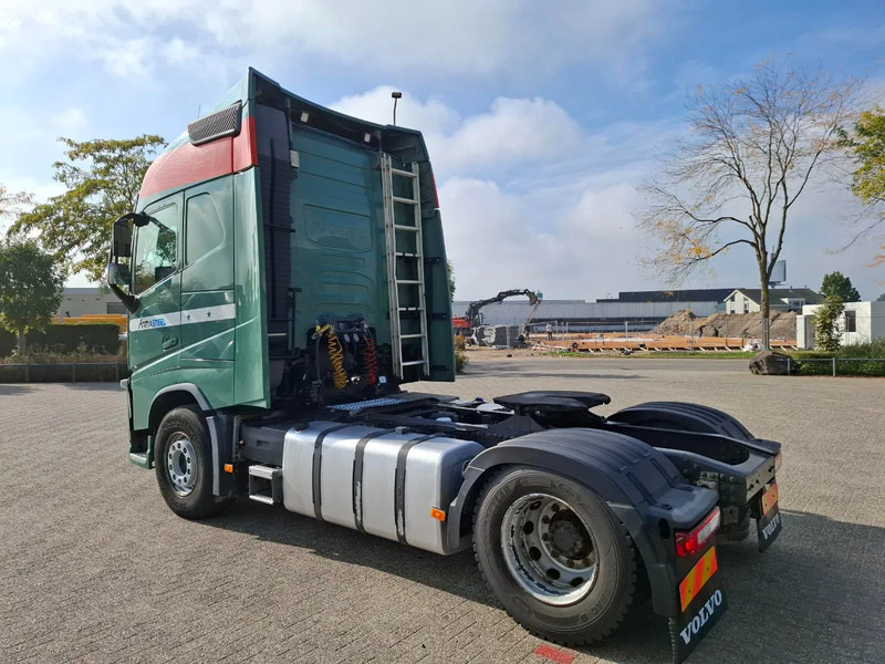 Volvo FH4-460 / VEB+ / DOUBLE TANK / FRIDGE / AIRCO / AUTOMATIC / EURO-6 / 2014 - رأس تريلا: صورة 3 Volvo FH4-460 / VEB+ / DOUBLE TANK / FRIDGE / AIRCO / AUTOMATIC / EURO-6 / 2014 - رأس تريلا: صورة 3