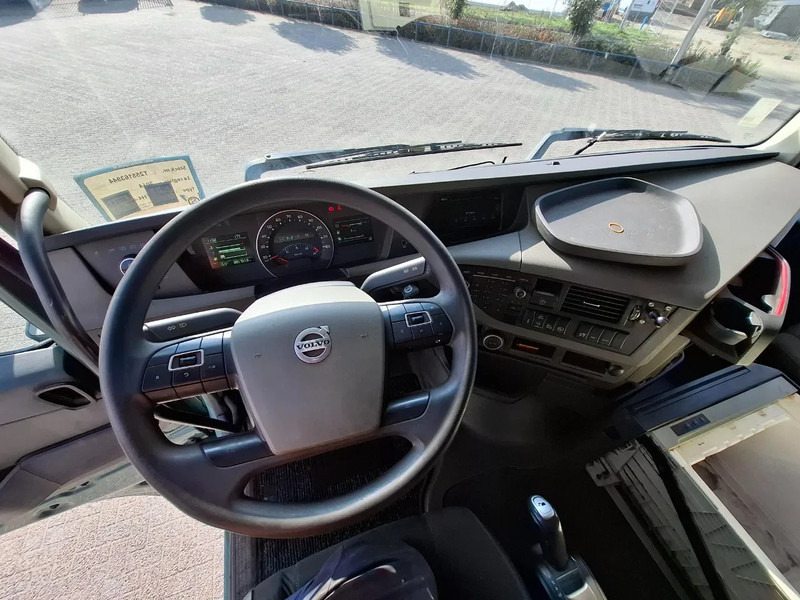 رأس تريلا Volvo FH4-460 / VEB+ / DOUBLE TANK / FRIDGE / AIRCO / AUTOMATIC / EURO-6 / 2014: صورة 11 رأس تريلا Volvo FH4-460 / VEB+ / DOUBLE TANK / FRIDGE / AIRCO / AUTOMATIC / EURO-6 / 2014: صورة 11