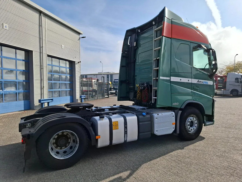 Volvo FH4-460 / VEB+ / DOUBLE TANK / FRIDGE / AIRCO / AUTOMATIC / EURO-6 / 2014 - رأس تريلا: صورة 5 Volvo FH4-460 / VEB+ / DOUBLE TANK / FRIDGE / AIRCO / AUTOMATIC / EURO-6 / 2014 - رأس تريلا: صورة 5
