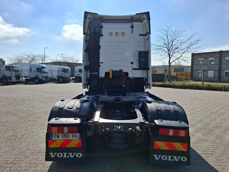 Volvo FH4-460 / VEB+ / DOUBLE TANK / FRIDGE / AUTOMATIC / EURO-6 / 2018 - رأس تريلا: صورة 4 Volvo FH4-460 / VEB+ / DOUBLE TANK / FRIDGE / AUTOMATIC / EURO-6 / 2018 - رأس تريلا: صورة 4