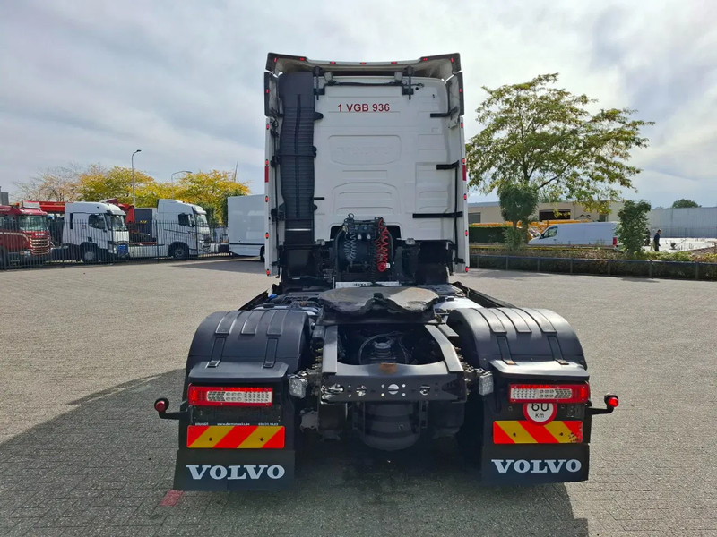 Volvo FH4-460 / VEB+ / HYDRAULICS / TUV:31-10-2025 / GEN2 V2 SMART TACHO / LWDS / SIDESKIRTS / FRIDGE / EURO-6 / 2018 - مقطورة السحب: صورة 4 Volvo FH4-460 / VEB+ / HYDRAULICS / TUV:31-10-2025 / GEN2 V2 SMART TACHO / LWDS / SIDESKIRTS / FRIDGE / EURO-6 / 2018 - مقطورة السحب: صورة 4