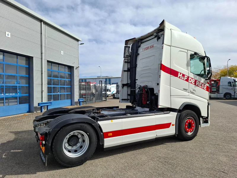 Volvo FH4-460 / VEB+ / HYDRAULICS / TUV:31-10-2025 / GEN2 V2 SMART TACHO / LWDS / SIDESKIRTS / FRIDGE / EURO-6 / 2018 - رأس تريلا: صورة 5 Volvo FH4-460 / VEB+ / HYDRAULICS / TUV:31-10-2025 / GEN2 V2 SMART TACHO / LWDS / SIDESKIRTS / FRIDGE / EURO-6 / 2018 - رأس تريلا: صورة 5