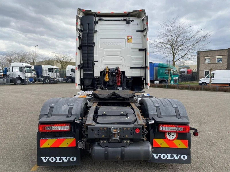 Volvo FH4-500 / VEB+ / HYDRAULICS / LWDS / I-PARCOOL / FRIDGE / AUTOMATIC / EURO-6 / 2018 - رأس تريلا: صورة 4 Volvo FH4-500 / VEB+ / HYDRAULICS / LWDS / I-PARCOOL / FRIDGE / AUTOMATIC / EURO-6 / 2018 - رأس تريلا: صورة 4