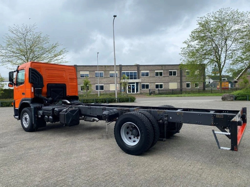 Volvo FM9-260 / HYDRAULICS / NL TRUCK / AUTOMATIC / EURO-3 / 2005 - شاحنة بهيكل معدني للمقصورة: صورة 3 Volvo FM9-260 / HYDRAULICS / NL TRUCK / AUTOMATIC / EURO-3 / 2005 - شاحنة بهيكل معدني للمقصورة: صورة 3