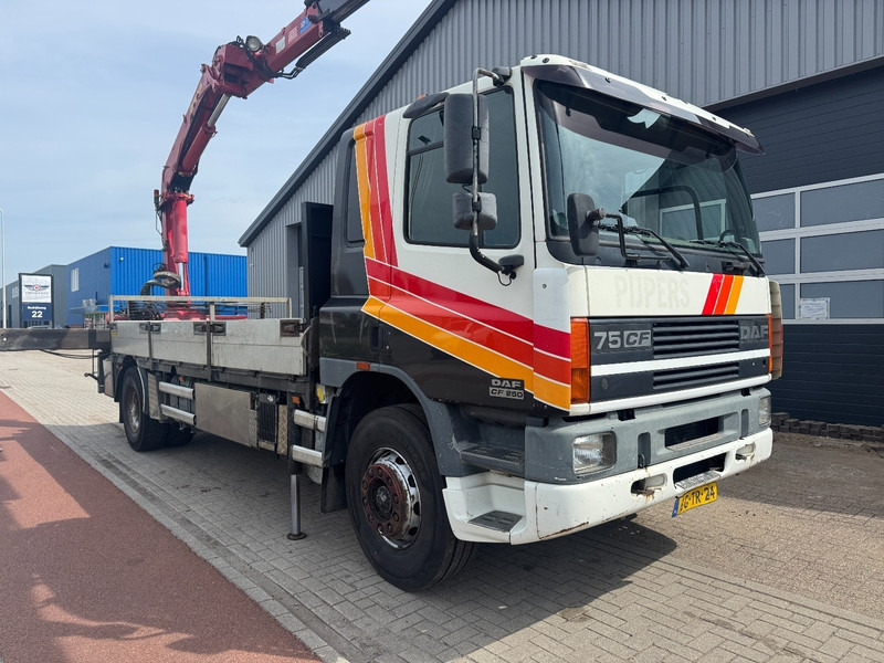 DAF CF75-250, HMF 1583 K4 + 1, Remote Control - شاحنة كرين: صورة 4 DAF CF75-250, HMF 1583 K4 + 1, Remote Control - شاحنة كرين: صورة 4