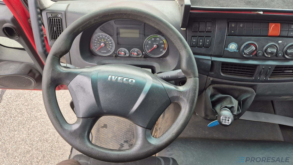 IVECO EUROCARGO ML 140E28 EURO 5 - valník s plachtou + hydraulické čelo 1,5 t - شاحنة ذات ستائر جانبية: صورة 5 IVECO EUROCARGO ML 140E28 EURO 5 - valník s plachtou + hydraulické čelo 1,5 t - شاحنة ذات ستائر جانبية: صورة 5