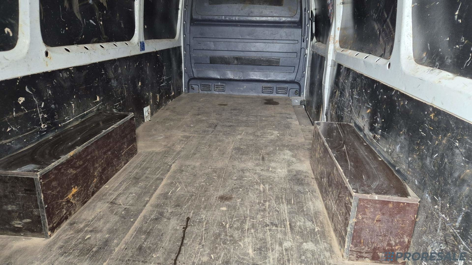 VOLKSWAGEN CRAFTER 2,0 TDi 100 kW skříňový - شاحنة بصندوق مغلق: صورة 4 VOLKSWAGEN CRAFTER 2,0 TDi 100 kW skříňový - شاحنة بصندوق مغلق: صورة 4