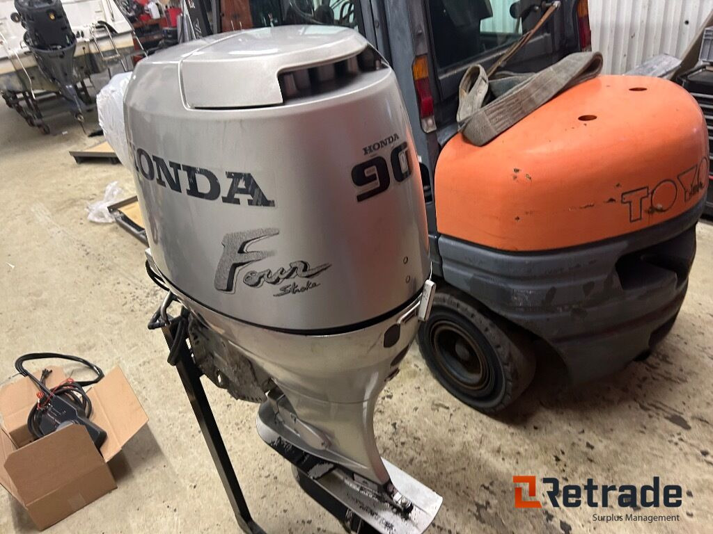 2000 Båt motor Honda Four Stroke 90 hk - آلات أخرى: صورة 2 2000 Båt motor Honda Four Stroke 90 hk - آلات أخرى: صورة 2