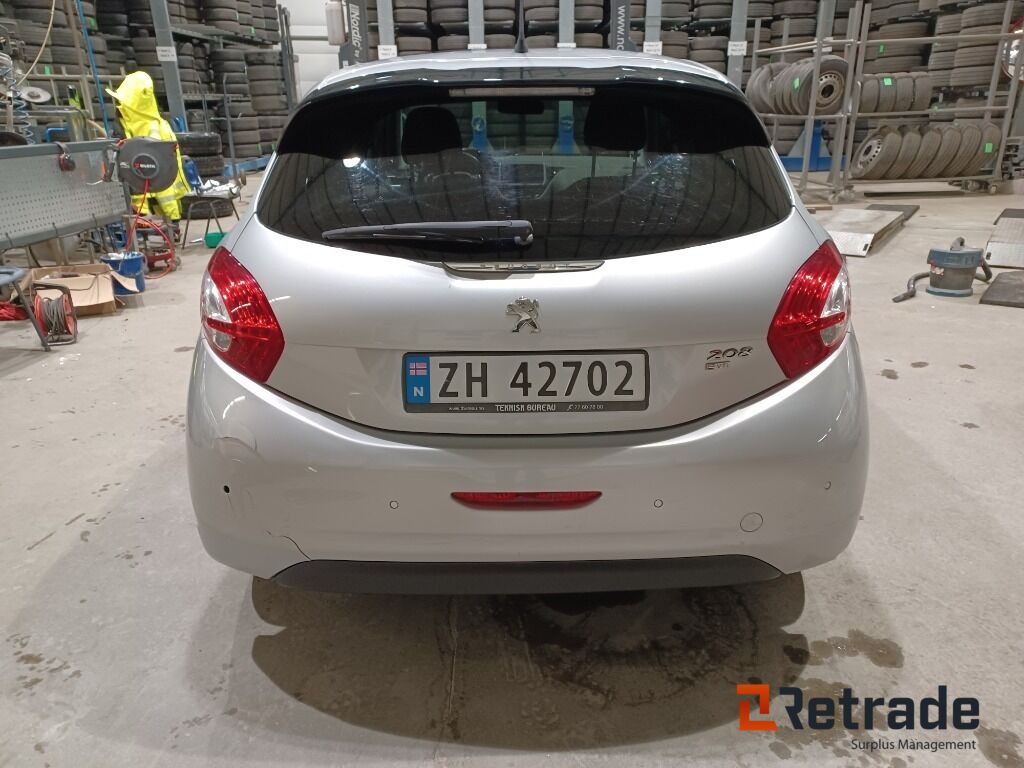 Bil Peugeot 208 Automat - سيارة: صورة 5 Bil Peugeot 208 Automat - سيارة: صورة 5