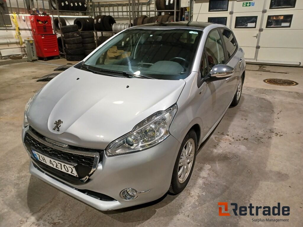 Bil Peugeot 208 Automat - سيارة: صورة 1 Bil Peugeot 208 Automat - سيارة: صورة 1