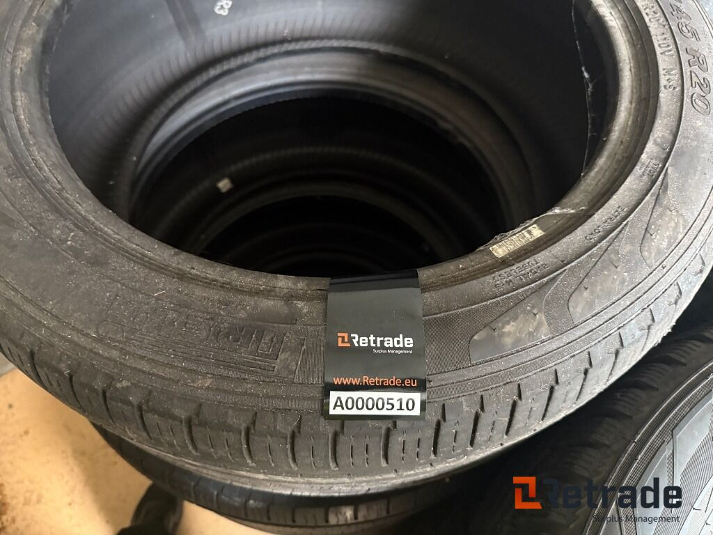 Däck Pirelli 275/45 R20 110V - معدات الانشاءات: صورة 2 Däck Pirelli 275/45 R20 110V - معدات الانشاءات: صورة 2