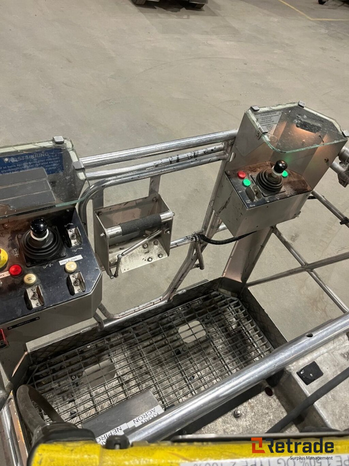 Deice bil Volvo FL6H Elephant MY, Vestegaard A/S - ماكينة إزالة الجليد عن الطائرات: صورة 4 Deice bil Volvo FL6H Elephant MY, Vestegaard A/S - ماكينة إزالة الجليد عن الطائرات: صورة 4