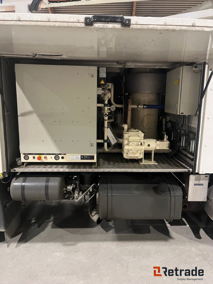 Deice bil Volvo FL6H Elephant MY, Vestegaard A/S - ماكينة إزالة الجليد عن الطائرات: صورة 5 Deice bil Volvo FL6H Elephant MY, Vestegaard A/S - ماكينة إزالة الجليد عن الطائرات: صورة 5