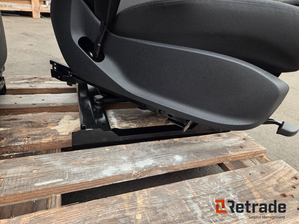 Framstolar Nya Mercedes Benz Sprinter - سيارة: صورة 3 Framstolar Nya Mercedes Benz Sprinter - سيارة: صورة 3