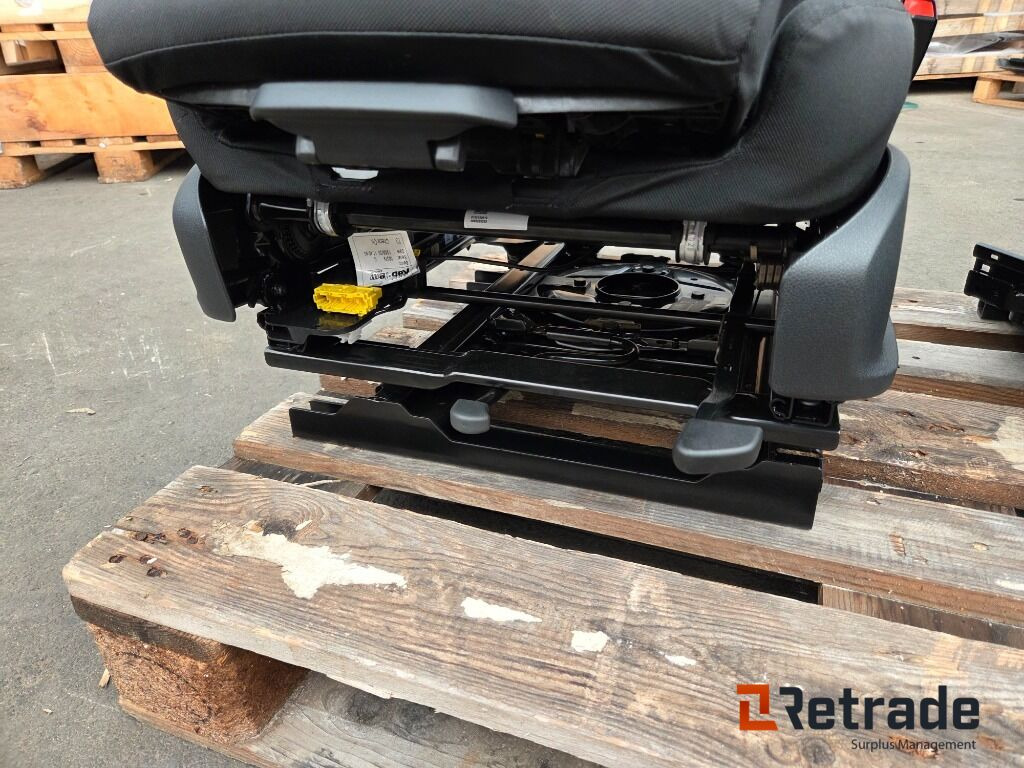 Framstolar Nya Mercedes Benz Sprinter - سيارة: صورة 4 Framstolar Nya Mercedes Benz Sprinter - سيارة: صورة 4