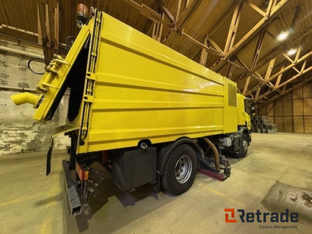 Glykol suger - Scania P310 med Bucher STKF 9500 på bygg! - شاحنة قمامة: صورة 5 Glykol suger - Scania P310 med Bucher STKF 9500 på bygg! - شاحنة قمامة: صورة 5
