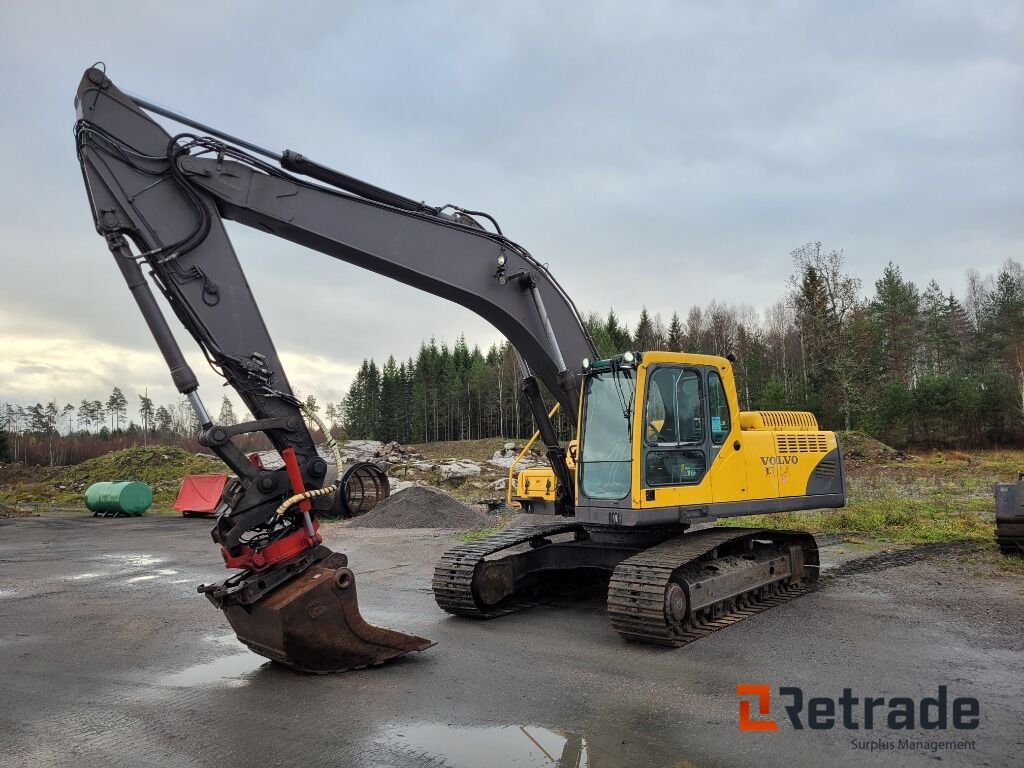 Grävmaskin Volvo EC 240B NLC med tiltrotator och redskap - آلات الإنشاء: صورة 1 Grävmaskin Volvo EC 240B NLC med tiltrotator och redskap - آلات الإنشاء: صورة 1