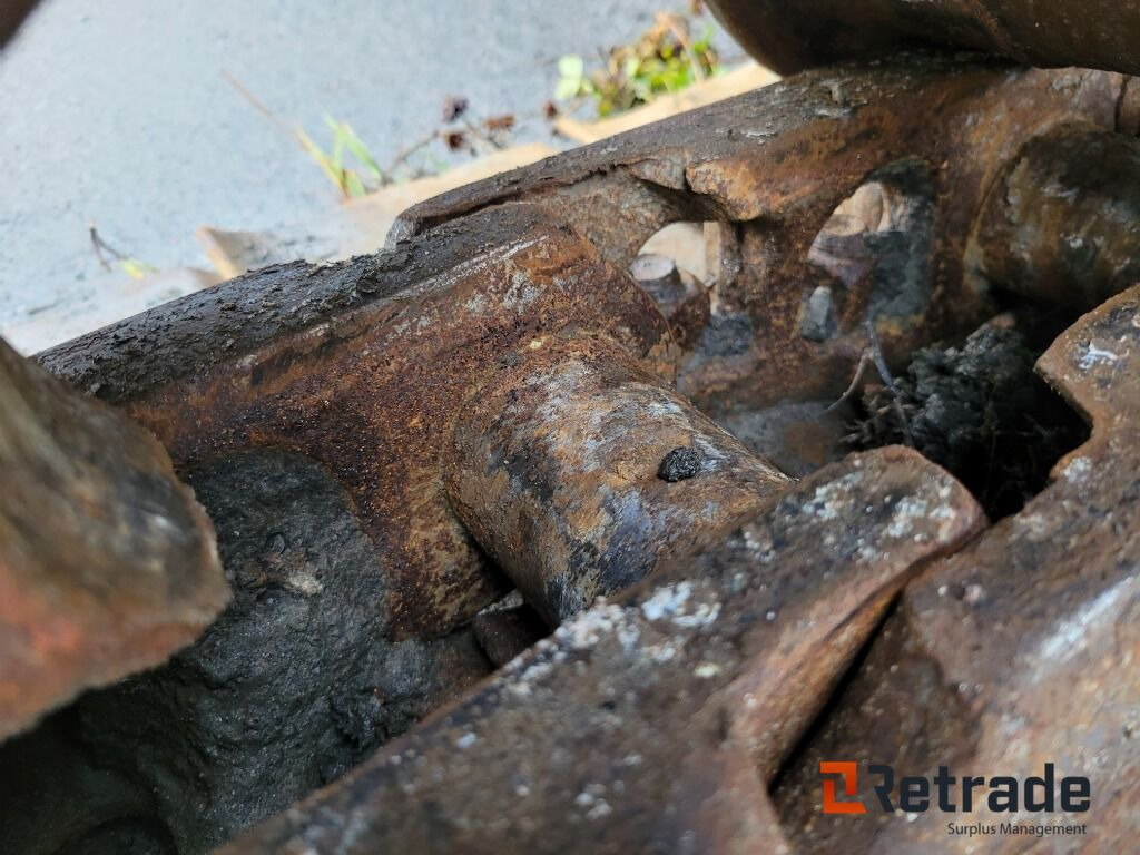 حفار زاحف Grävmaskin Volvo  EC 240B NLC med titrotator och redskap: صورة 20