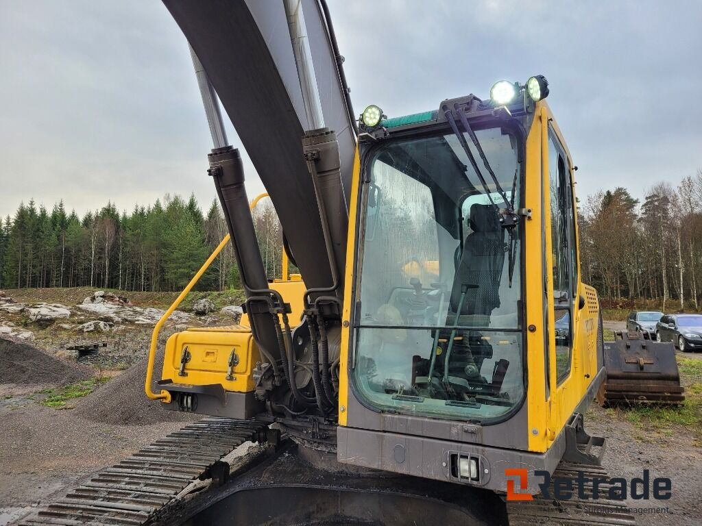 حفار زاحف Grävmaskin Volvo  EC 240B NLC med titrotator och redskap: صورة 6