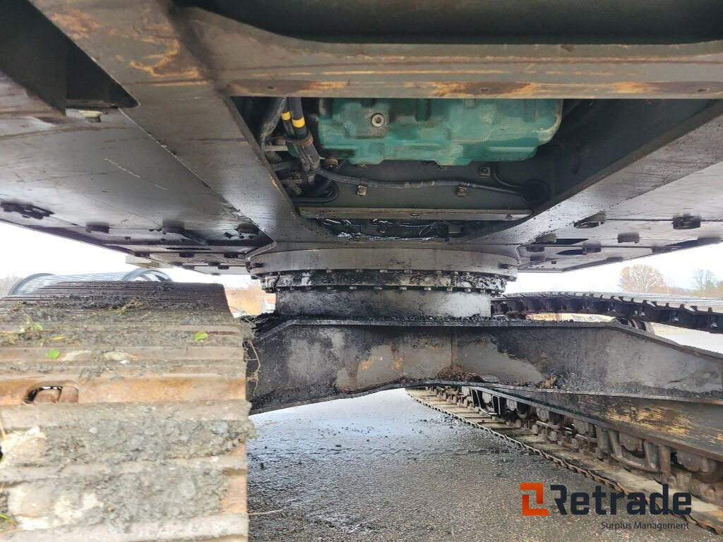 حفار زاحف Grävmaskin Volvo  EC 240B NLC med titrotator och redskap: صورة 29