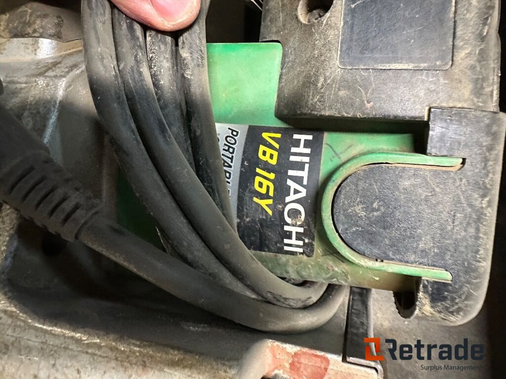 Hitachi VB16Y klippe og bukke maskine - معدات الانشاءات: صورة 3 Hitachi VB16Y klippe og bukke maskine - معدات الانشاءات: صورة 3