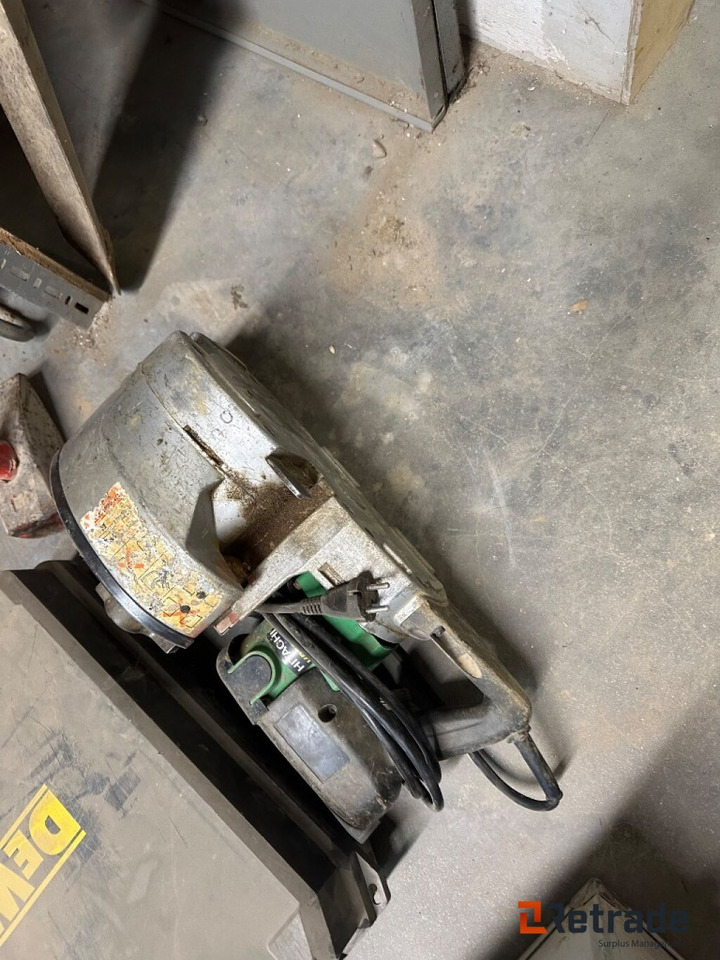 Hitachi VB16Y klippe og bukke maskine - معدات الانشاءات: صورة 4 Hitachi VB16Y klippe og bukke maskine - معدات الانشاءات: صورة 4