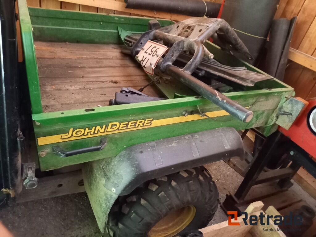 John Deere Gator - عربة جميع التضاريس/ رباعية العجلات: صورة 5 John Deere Gator - عربة جميع التضاريس/ رباعية العجلات: صورة 5