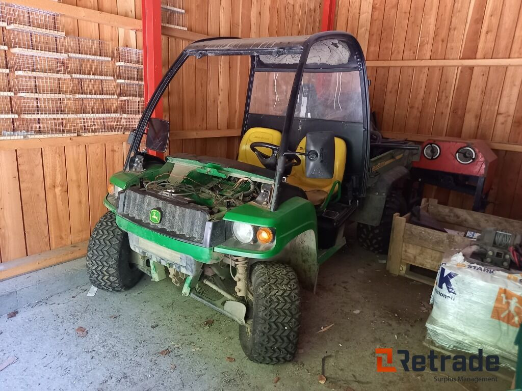 John Deere Gator - عربة جميع التضاريس/ رباعية العجلات: صورة 1 John Deere Gator - عربة جميع التضاريس/ رباعية العجلات: صورة 1