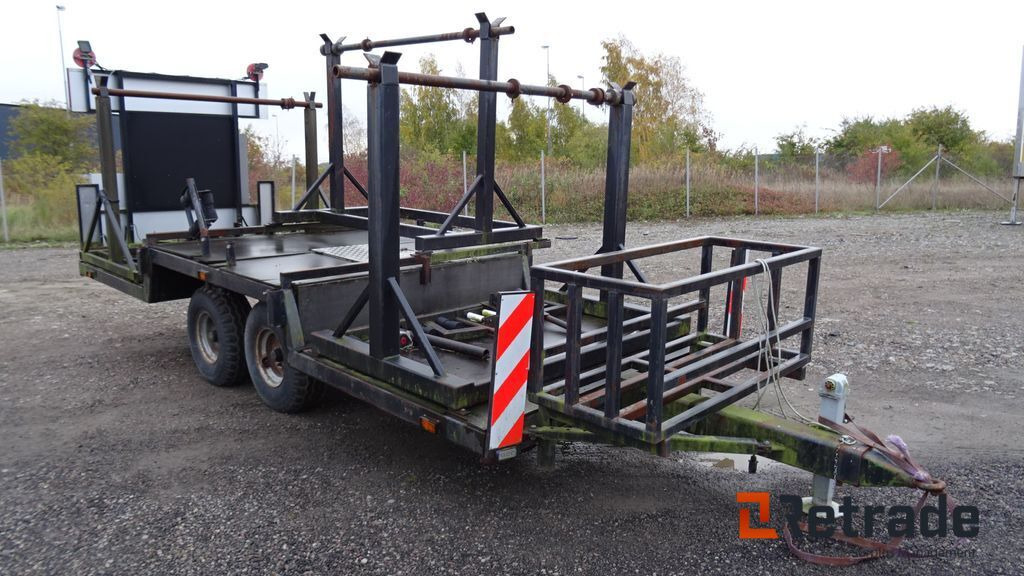 Kabelvagn Nr3/3 skyltvagn med varningsljus - معدات الانشاءات: صورة 3 Kabelvagn Nr3/3 skyltvagn med varningsljus - معدات الانشاءات: صورة 3