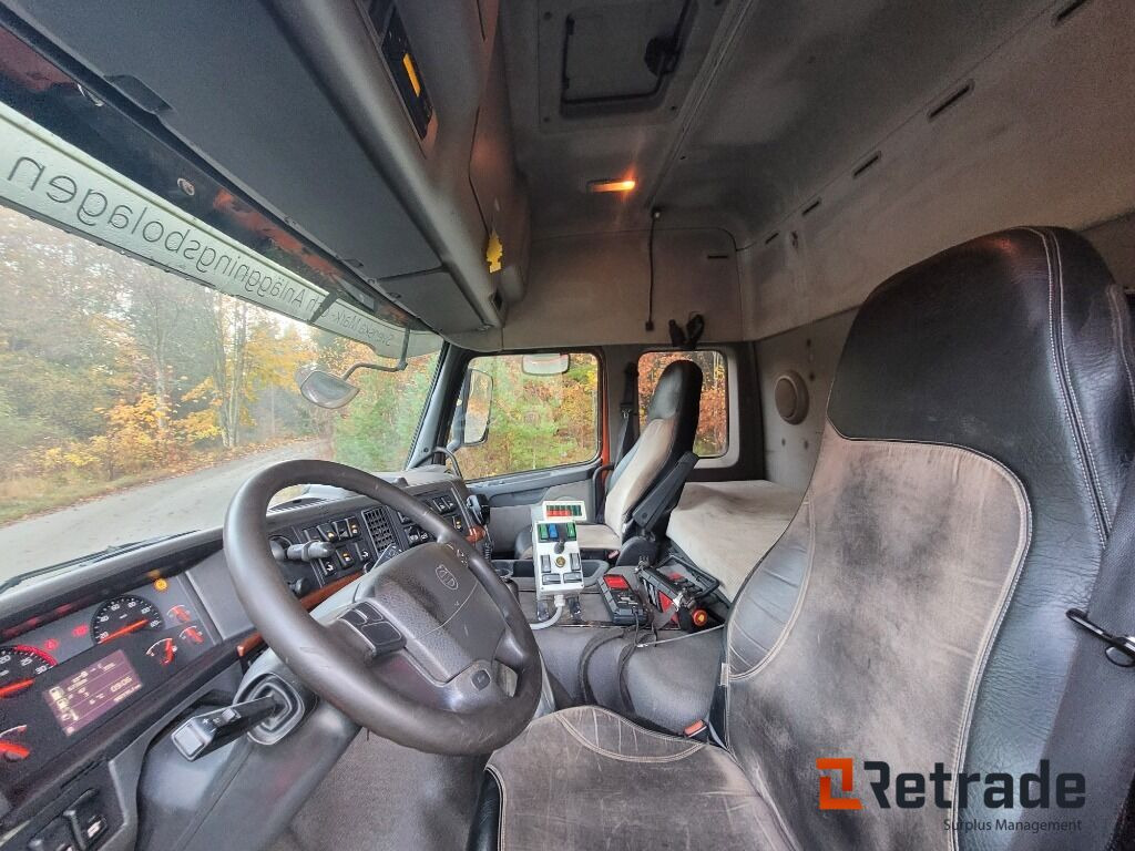Lastväxlare plogutrustad med underbett Volvo FM 12 , Full parabel - شاحنة برافعة خطافية, شاحنة كرين: صورة 5 Lastväxlare plogutrustad med underbett Volvo FM 12 , Full parabel - شاحنة برافعة خطافية, شاحنة كرين: صورة 5