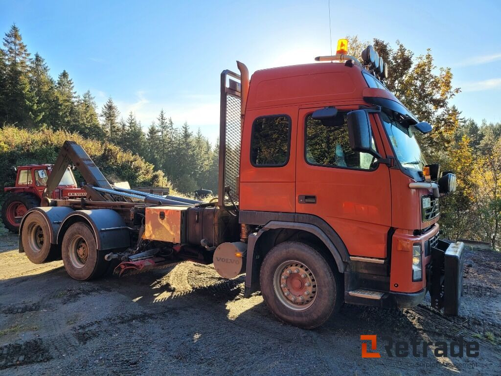 Lastväxlare plogutrustad med underbett Volvo FM 12 , Full parabel - شاحنة برافعة خطافية, شاحنة كرين: صورة 2 Lastväxlare plogutrustad med underbett Volvo FM 12 , Full parabel - شاحنة برافعة خطافية, شاحنة كرين: صورة 2