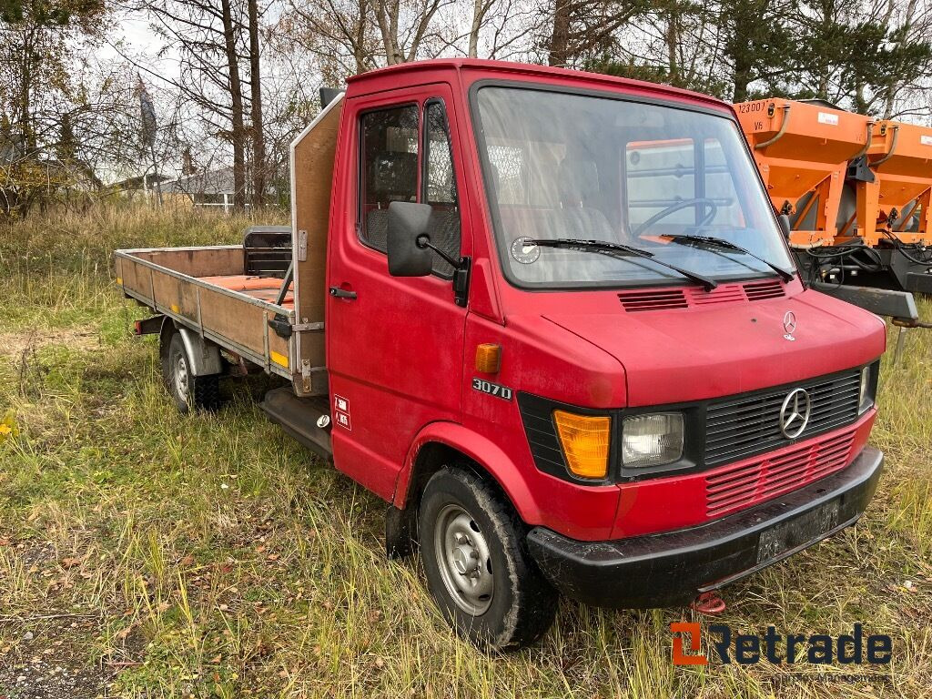MERCEDES-BENZ 30/35 Ladvogn. - شاحنات مسطحة: صورة 2 MERCEDES-BENZ 30/35 Ladvogn. - شاحنات مسطحة: صورة 2