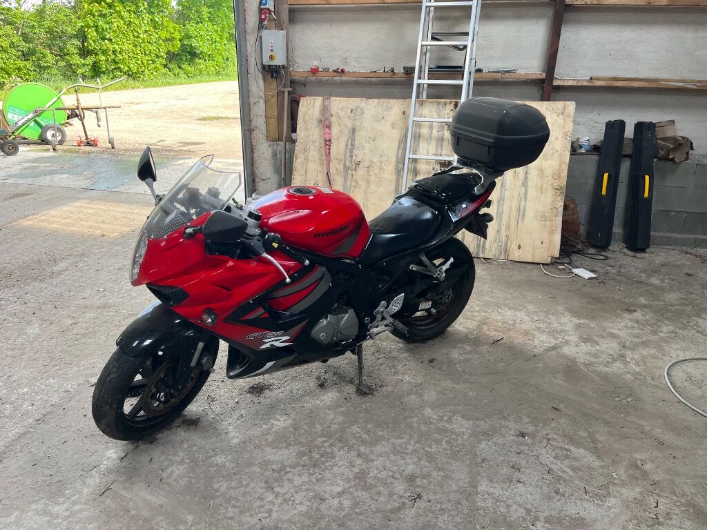 Motorcykel HYOSUNG -GT 650 R GT 650 R - دراجة نارية: صورة 1 Motorcykel HYOSUNG -GT 650 R GT 650 R - دراجة نارية: صورة 1