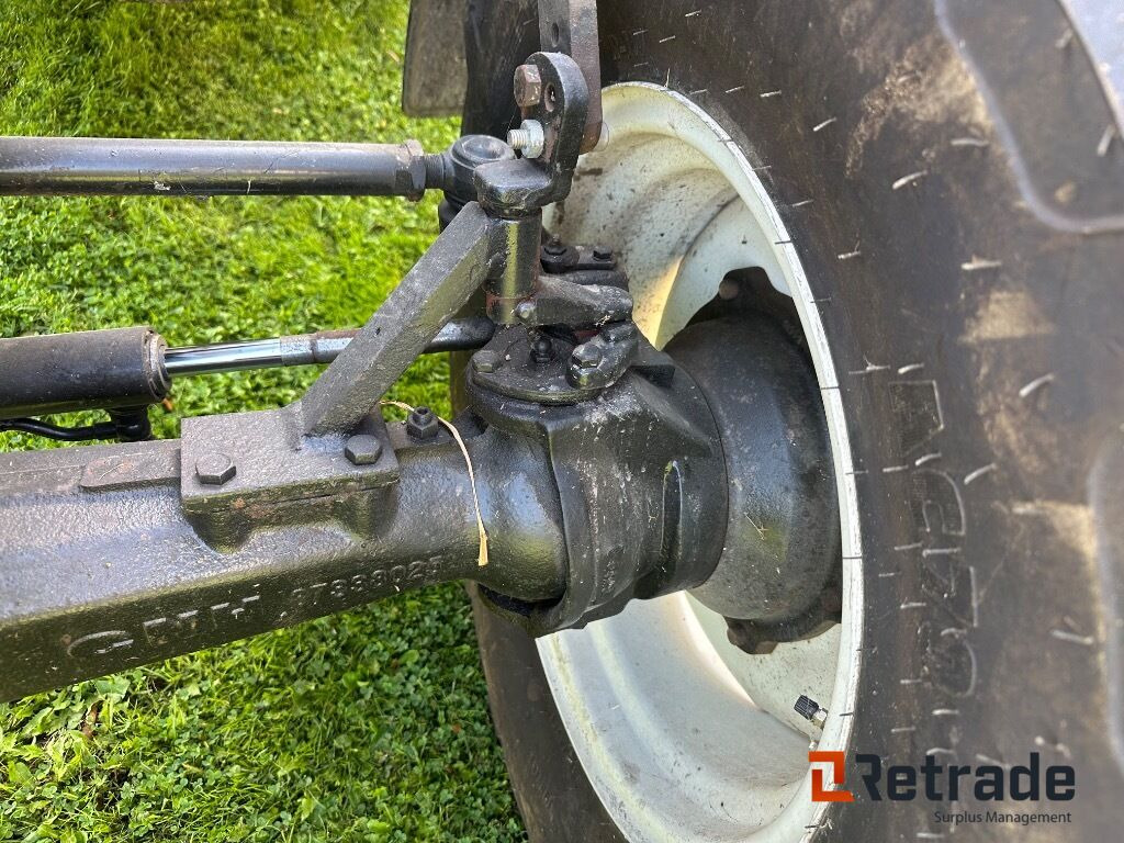 New Holland T4040 super steer traktor - آلات زراعية: صورة 5 New Holland T4040 super steer traktor - آلات زراعية: صورة 5