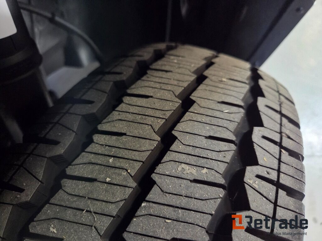 Nya hjul Mercedes Benz Sprinter - سيارة: صورة 4 Nya hjul Mercedes Benz Sprinter - سيارة: صورة 4