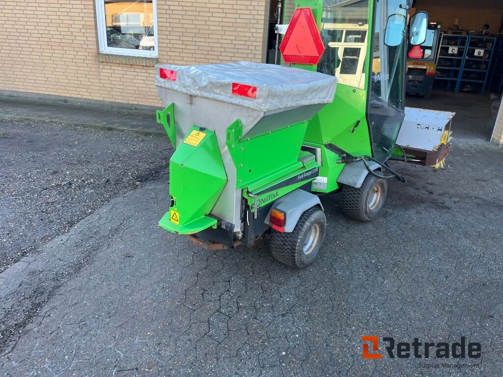 Plæne- og parkmaskiner EGHOLM 2150 Redskabsbærer - سيارة خدمات/ سيارة خاصة: صورة 5 Plæne- og parkmaskiner EGHOLM 2150 Redskabsbærer - سيارة خدمات/ سيارة خاصة: صورة 5