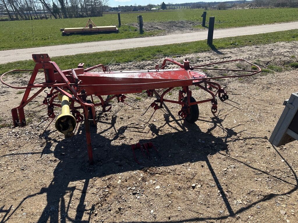 Scan Farm SR320 Hø - Rive - معدات البستنة: صورة 1 Scan Farm SR320 Hø - Rive - معدات البستنة: صورة 1