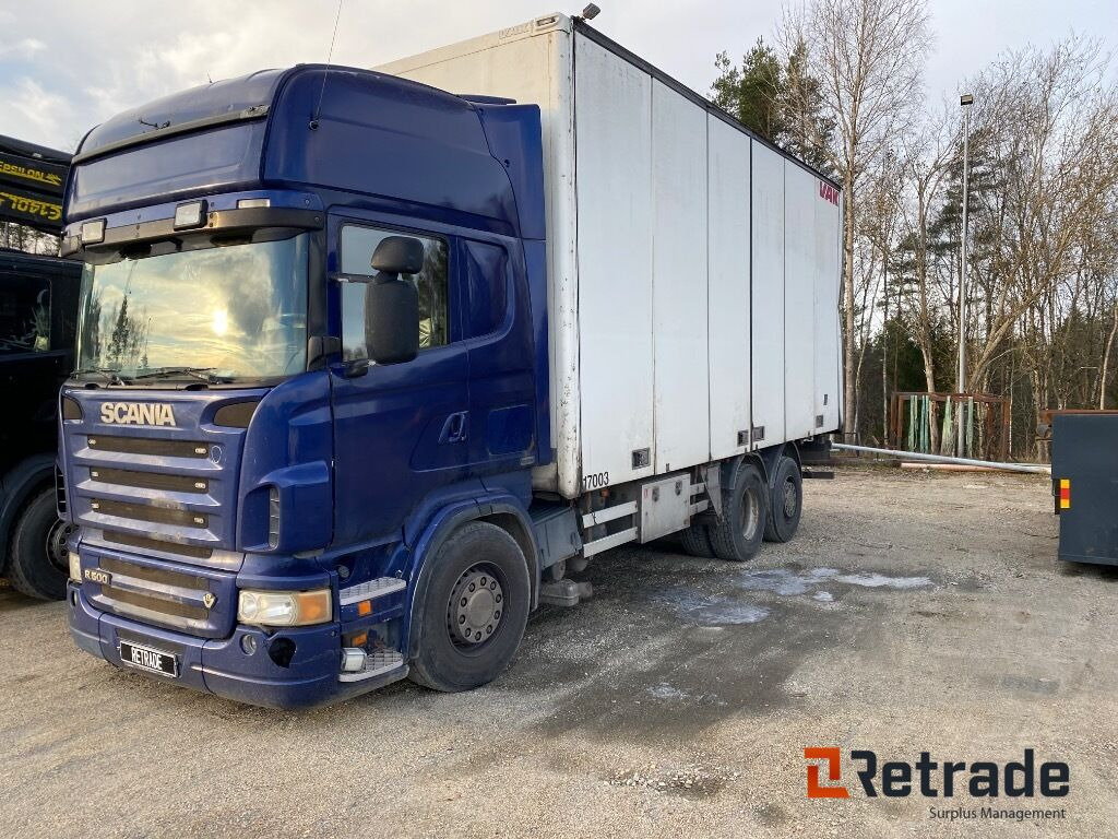 Skåpbil Scania R500LB6X2*4MNB Renoveringsobjekt - شاحنة صندوقية: صورة 1 Skåpbil Scania R500LB6X2*4MNB Renoveringsobjekt - شاحنة صندوقية: صورة 1