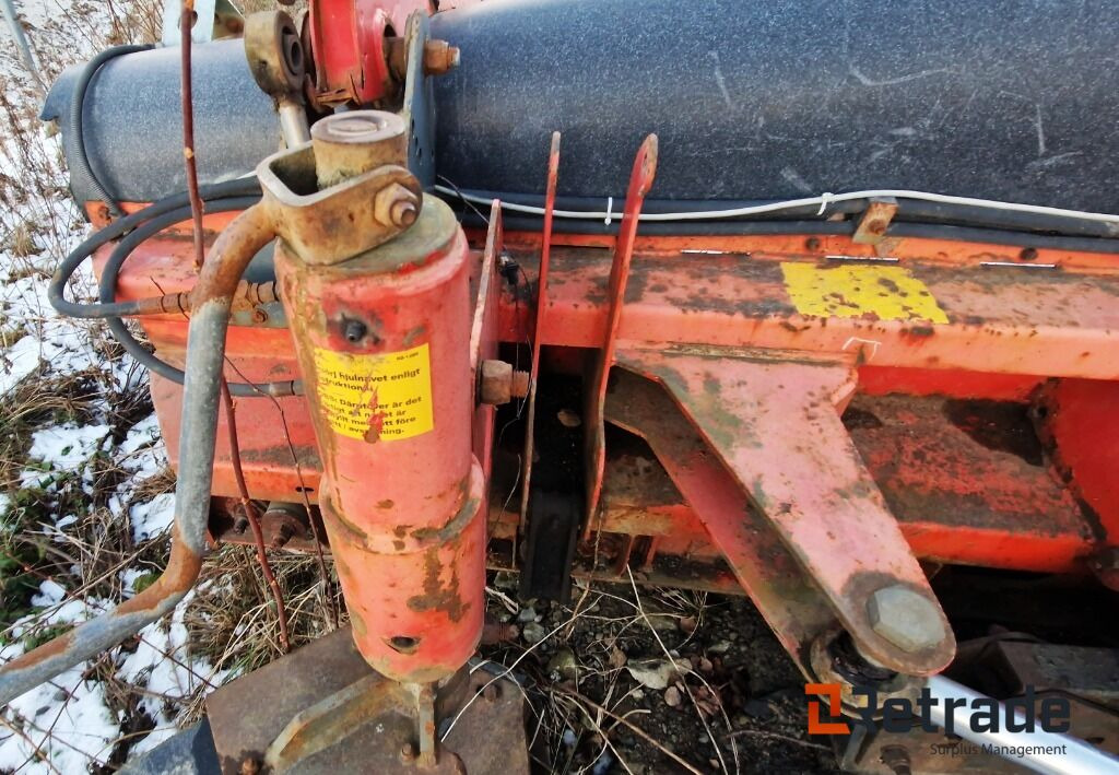 Snøryddingsutstyr Sand og saltspreder - معدات الانشاءات: صورة 2 Snøryddingsutstyr Sand og saltspreder - معدات الانشاءات: صورة 2