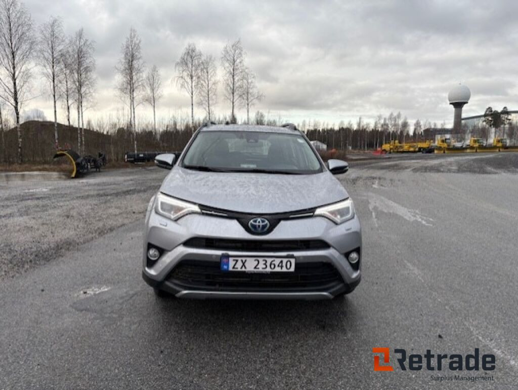 Toyota RAV4 - سيارة: صورة 3 Toyota RAV4 - سيارة: صورة 3