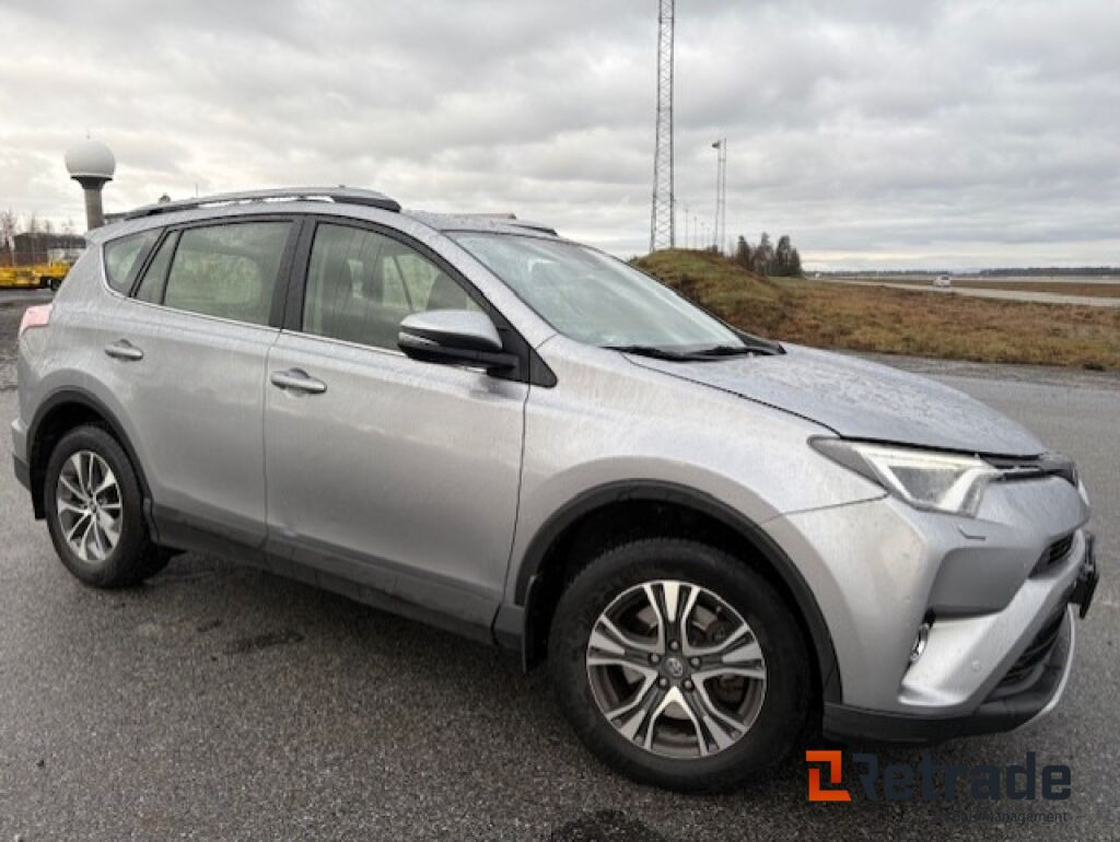 Toyota RAV4 - سيارة: صورة 2 Toyota RAV4 - سيارة: صورة 2