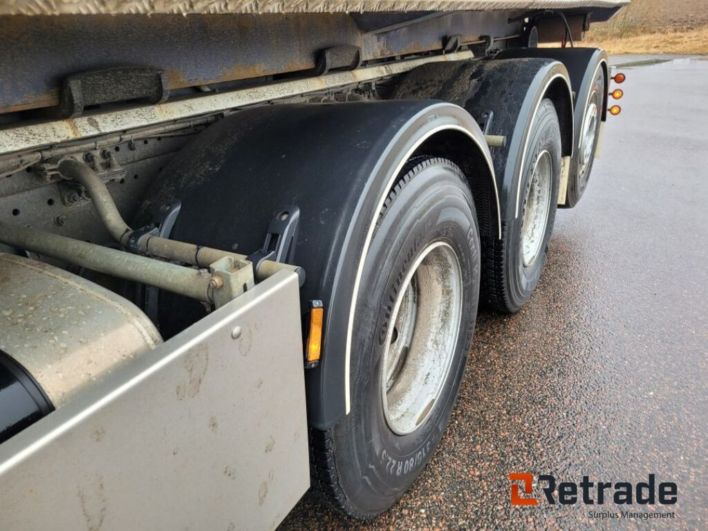 تأجير Tridem lastväxlare med flak Daf XF530 FAW Euro 6, låga mil -2022 Tridem lastväxlare med flak Daf XF530 FAW Euro 6, låga mil -2022: صورة 19 تأجير Tridem lastväxlare med flak Daf XF530 FAW Euro 6, låga mil -2022 Tridem lastväxlare med flak Daf XF530 FAW Euro 6, låga mil -2022: صورة 19