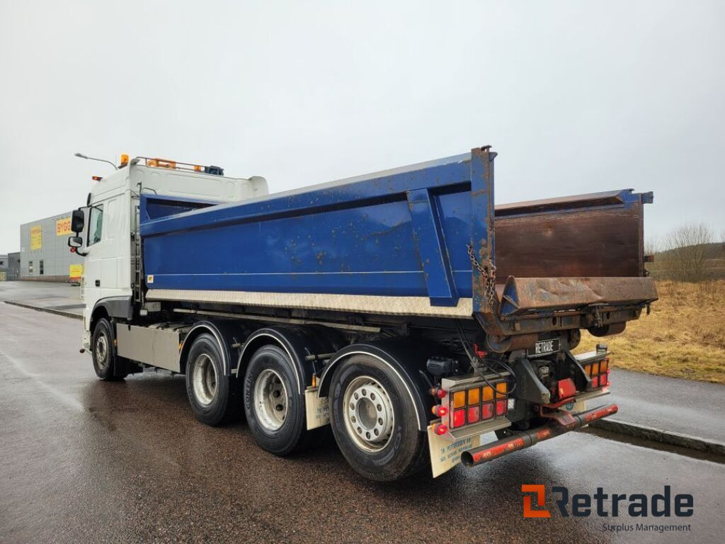 Tridem lastväxlare med flak Daf XF530 FAW Euro 6, låga mil -2022 - شاحنة قلاب: صورة 5 Tridem lastväxlare med flak Daf XF530 FAW Euro 6, låga mil -2022 - شاحنة قلاب: صورة 5