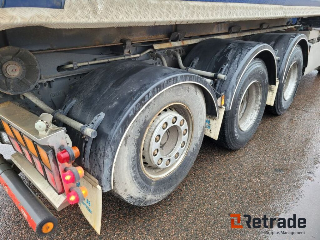 تأجير Tridem lastväxlare med flak Daf XF530 FAW Euro 6, låga mil -2022 Tridem lastväxlare med flak Daf XF530 FAW Euro 6, låga mil -2022: صورة 35 تأجير Tridem lastväxlare med flak Daf XF530 FAW Euro 6, låga mil -2022 Tridem lastväxlare med flak Daf XF530 FAW Euro 6, låga mil -2022: صورة 35