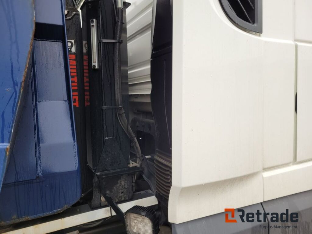 تأجير Tridem lastväxlare med flak Daf XF530 FAW Euro 6, låga mil -2022 Tridem lastväxlare med flak Daf XF530 FAW Euro 6, låga mil -2022: صورة 44 تأجير Tridem lastväxlare med flak Daf XF530 FAW Euro 6, låga mil -2022 Tridem lastväxlare med flak Daf XF530 FAW Euro 6, låga mil -2022: صورة 44