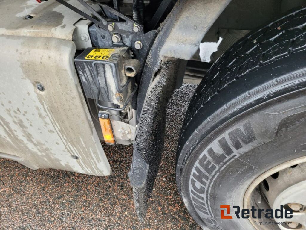 تأجير Tridem lastväxlare med flak Daf XF530 FAW Euro 6, låga mil -2022 Tridem lastväxlare med flak Daf XF530 FAW Euro 6, låga mil -2022: صورة 47 تأجير Tridem lastväxlare med flak Daf XF530 FAW Euro 6, låga mil -2022 Tridem lastväxlare med flak Daf XF530 FAW Euro 6, låga mil -2022: صورة 47