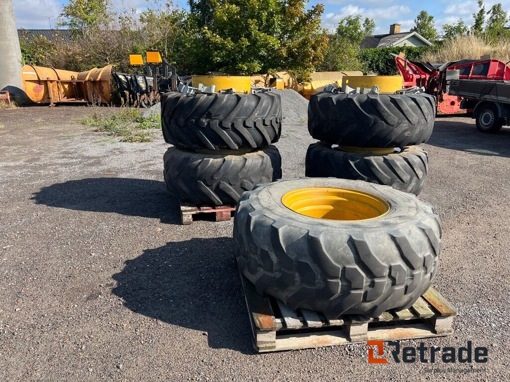 Tvillingmontering dæk og fælge med beslag til Hydrema rendegraver. - معدات الانشاءات: صورة 2 Tvillingmontering dæk og fælge med beslag til Hydrema rendegraver. - معدات الانشاءات: صورة 2