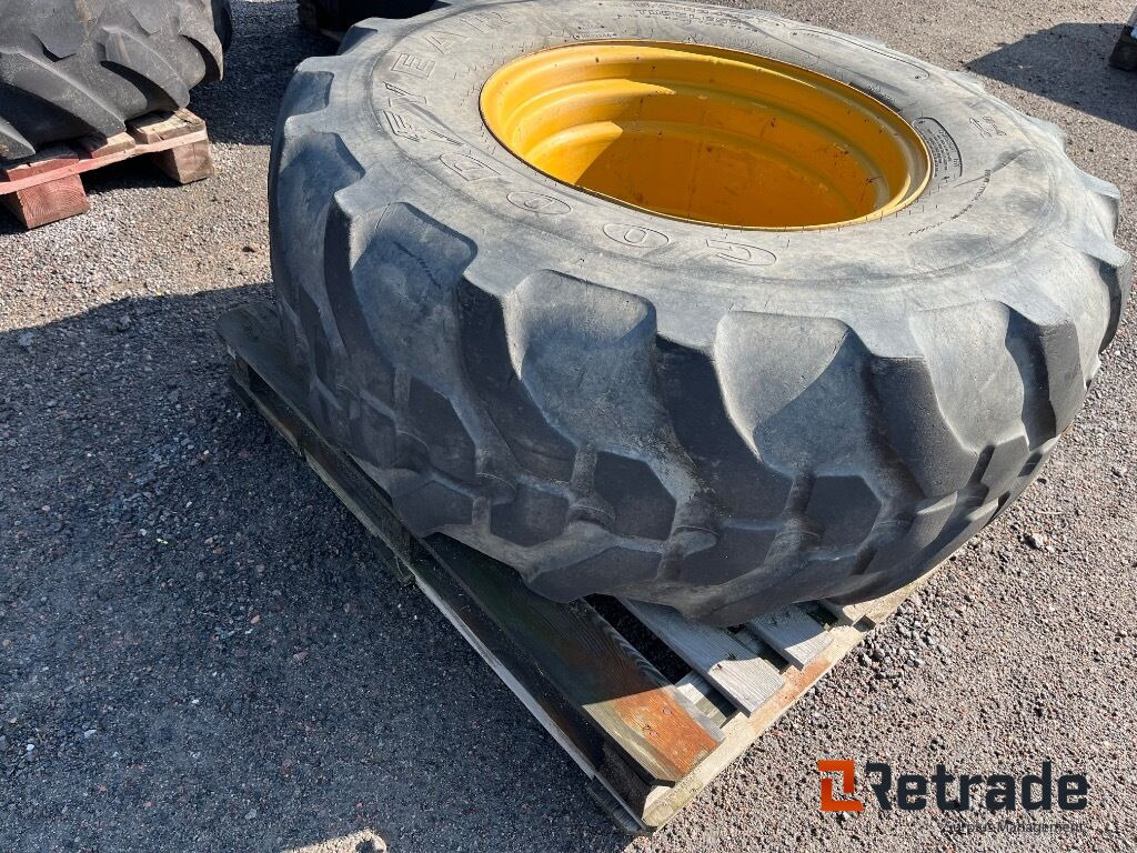 Tvillingmontering dæk og fælge med beslag til Hydrema rendegraver. - معدات الانشاءات: صورة 3 Tvillingmontering dæk og fælge med beslag til Hydrema rendegraver. - معدات الانشاءات: صورة 3